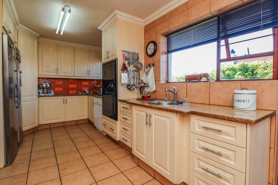 4 Bedroom Property for Sale in Groenvallei Western Cape